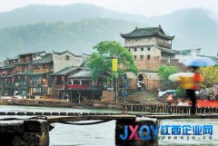 凤凰古城终结免票时代 媒体疑148元门票合理性