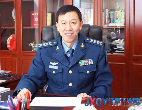 空军后勤部军事交通运输部部长向阳