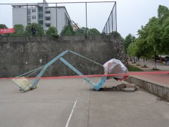 井冈山大学一学生被篮球架砸身亡续：篮球架老