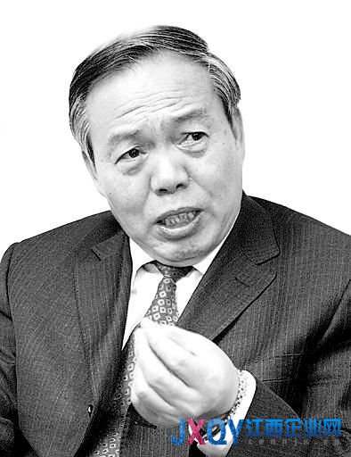 郑新立，中国社会科学院研究生院博士生导师，中国经济50人论坛成员。
