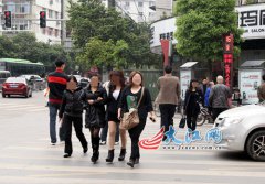 南昌上月500余人因在一路口“中国式过马路”被