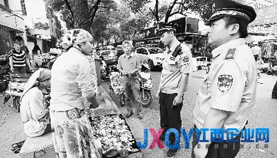 人民日报：因缺乏法律城管成“乱罚款”代名词