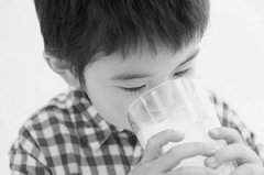 婴幼儿奶粉生产细则公布 128家乳企或淘汰一半